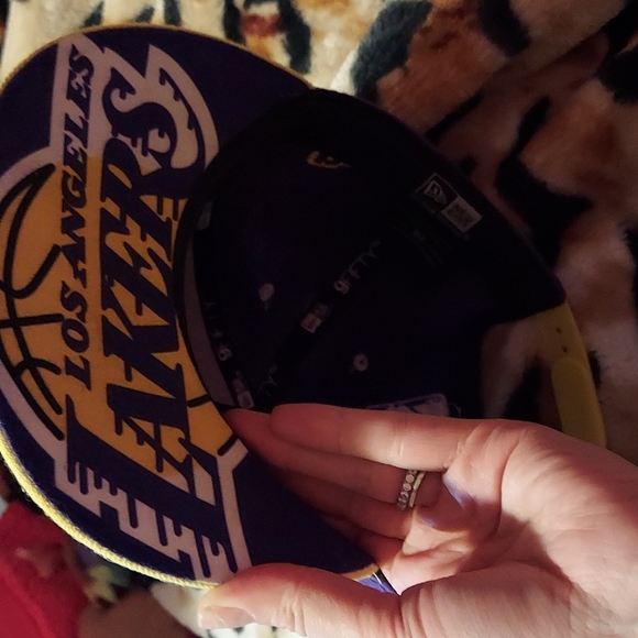 Bedazzled snapbacks - Picture 2 of 2